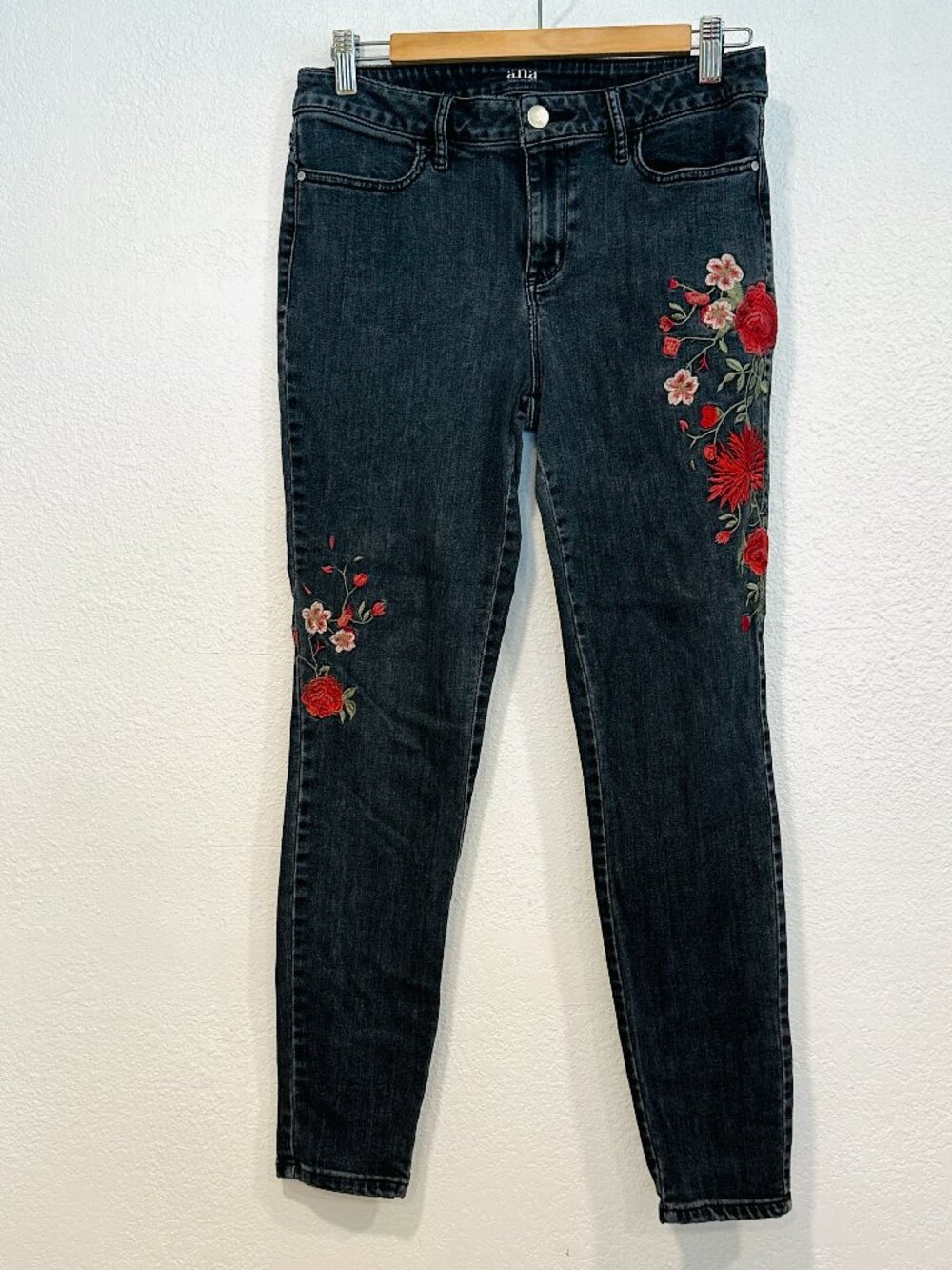 a.n.a Jegging Jeans Floral Embroidered Lt. Black Stretch Denim W31xL27.5 Size 10